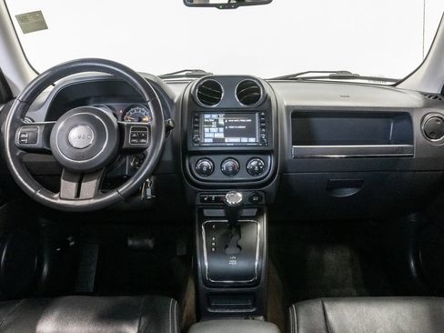 Used 2017 Jeep Patriot High Altitude AWD/4WD image 24