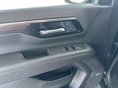 New 2025 Chevrolet Suburban Premier image 29