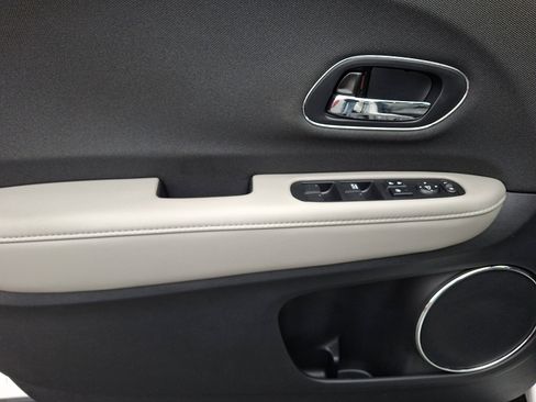 Used 2022 Honda HR-V EX image 12