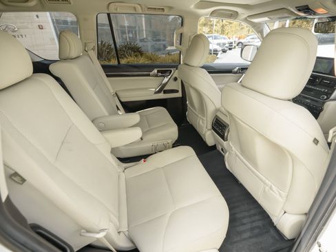 Used 2023 Lexus GX 460 Premium image 38