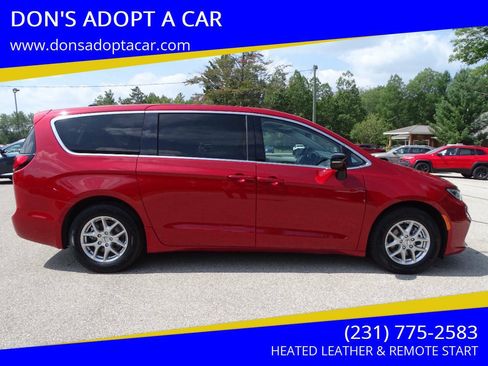 Used 2024 Chrysler Pacifica Touring-L FWD image 1