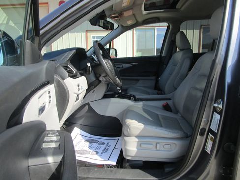 Used 2019 Honda Ridgeline RTL-E image 12