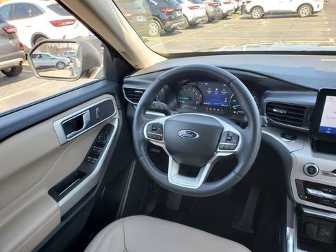 Used 2023 Ford Explorer XLT w/ Equipment Group 202A image 8