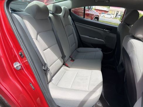 Used 2017 Hyundai Elantra SE FWD image 10
