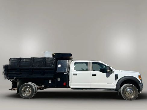 Used 2018 Ford F550 XL Dump Truck image 2