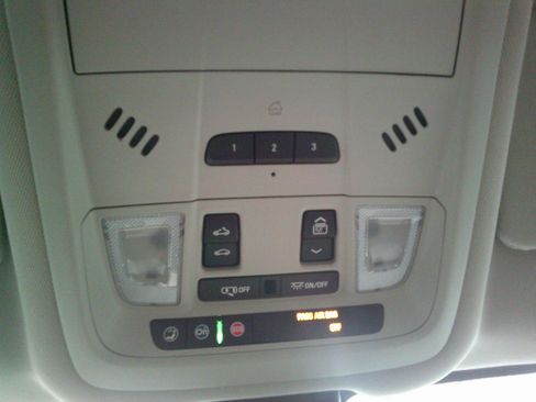 Used 2018 GMC Terrain Denali w/ Advanced Safety Package image 19