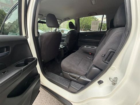 Used 2018 Honda Pilot LX image 33