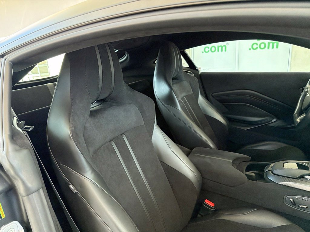Used 2021 Aston Martin V8 Vantage Coupe RWD image 22