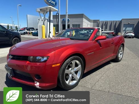 Used 2015 Chevrolet Camaro LT RWD image 4