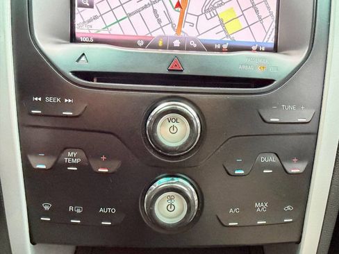Used 2013 Ford Explorer XLT AWD/4WD image 69