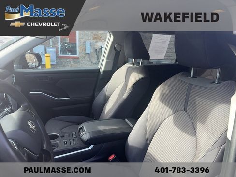 Used 2020 Toyota Highlander L image 7