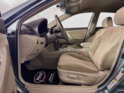 Used 2011 Toyota Camry LE w/ LE Extra-Value Pkg FWD image 20