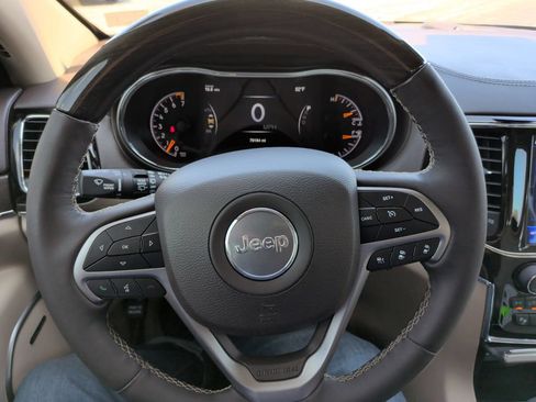 Used 2020 Jeep Grand Cherokee Overland AWD/4WD image 26