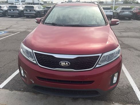 Used 2015 Kia Sorento LX image 2