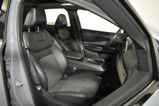 Certified 2024 Nissan Ariya AWD image 38
