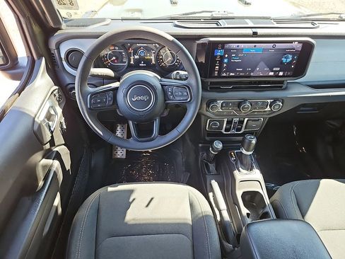 Used 2024 Jeep Wrangler Unlimited Sport AWD/4WD image 11