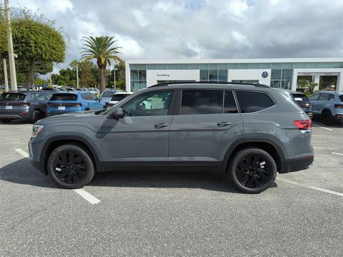 New 2026 Volkswagen Atlas SE image 9