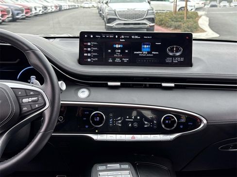 Used 2025 Genesis GV70 3.5T Sport w/ Sport Prestige Package image 8