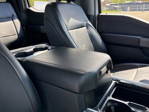 Used 2024 Ford F350 Lariat w/ Lariat Ultimate Package AWD/4WD image 29