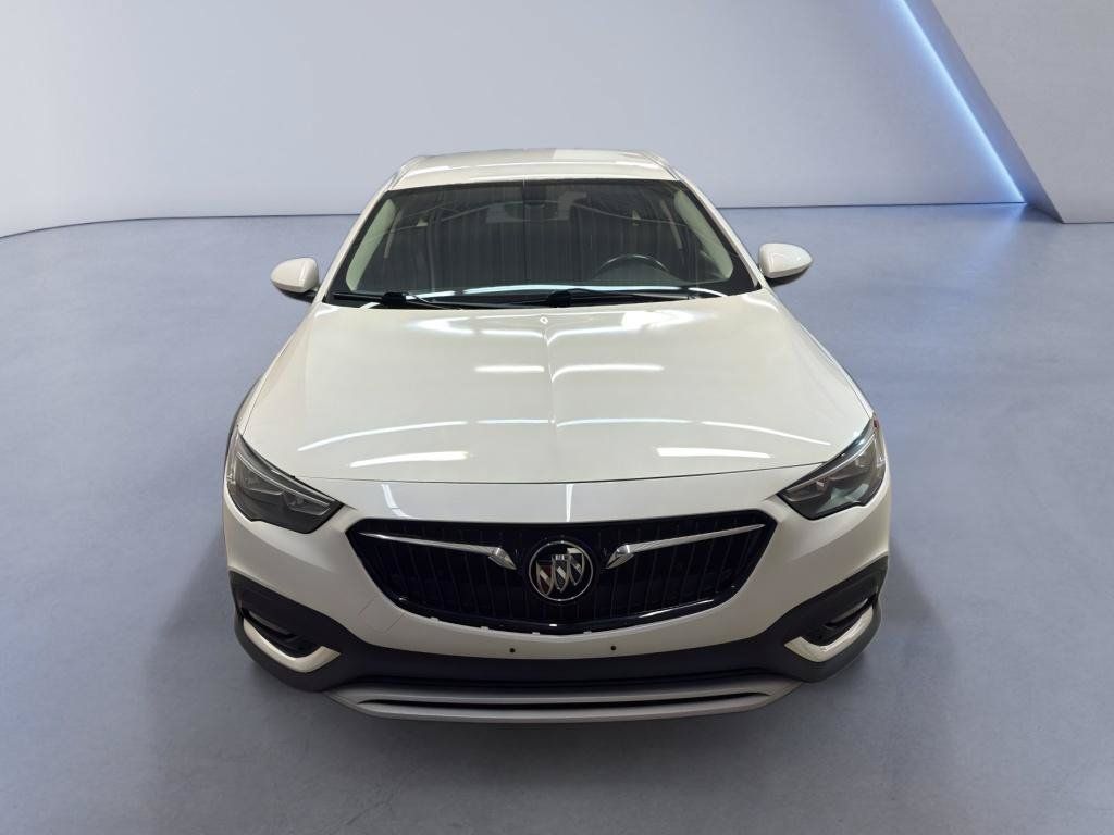 Used 2020 Buick Regal Preferred w/ Sights and Sounds Package AWD/4WD image 2