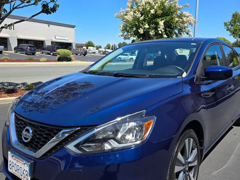 Used 2019 Nissan Sentra SV w/ Special Edition Package FWD image 5