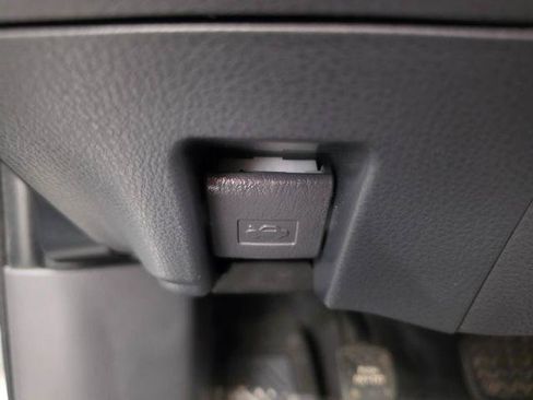 Used 2018 Toyota Camry LE FWD image 23