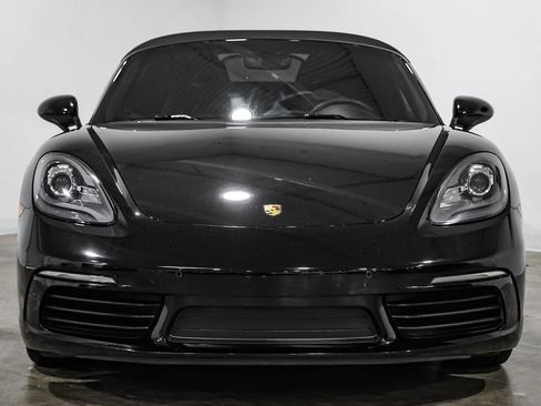 Used 2017 Porsche 718 Boxster RWD image 9