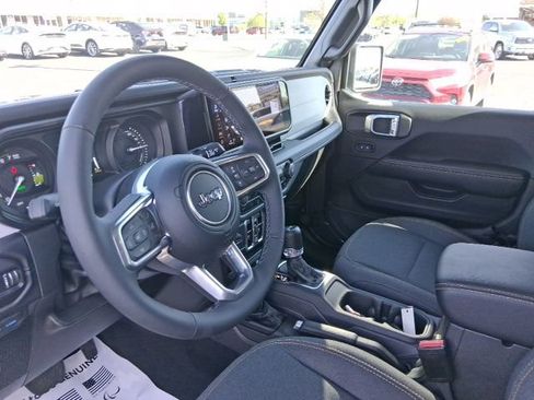 Used 2025 Jeep Wrangler Unlimited Sahara w/ Safety Group image 15