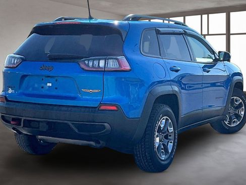 Used 2019 Jeep Cherokee Trailhawk image 3
