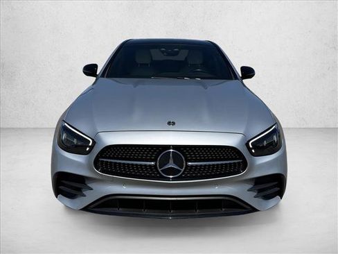Used 2022 Mercedes-Benz E 450 4MATIC Sedan image 2