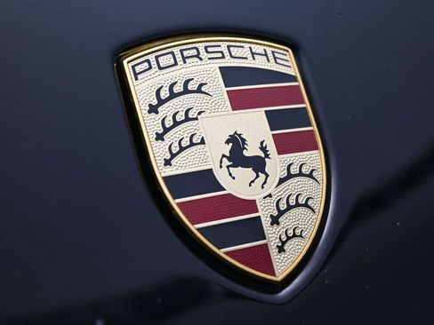 Used 2018 Porsche Macan AWD/4WD image 29