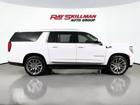 Used 2024 GMC Yukon XL SLT w/ SLT Luxury Package image 8