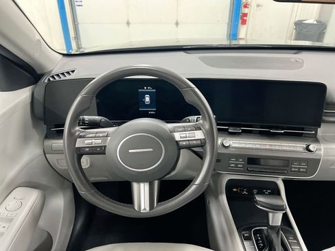 Used 2024 Hyundai Kona SEL AWD/4WD image 11