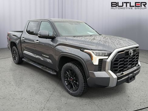 Used 2023 Toyota Tundra Limited w/ TRD Off-Road Package AWD/4WD image 8