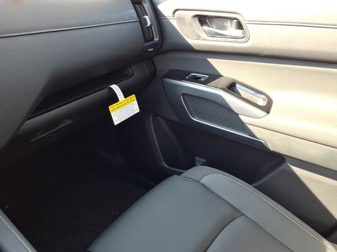 New 2026 Nissan Pathfinder SL image 23