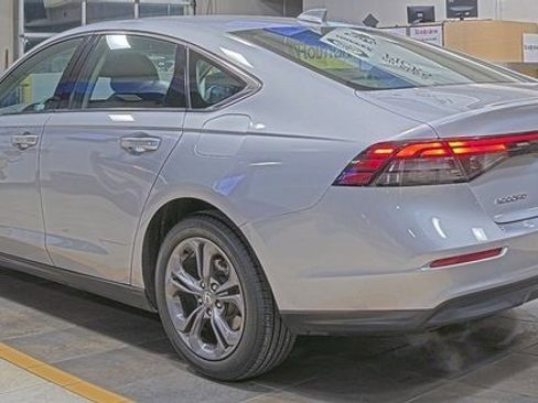 Used 2023 Honda Accord EX image 3