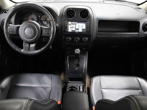 Used 2017 Jeep Patriot High Altitude AWD/4WD image 23