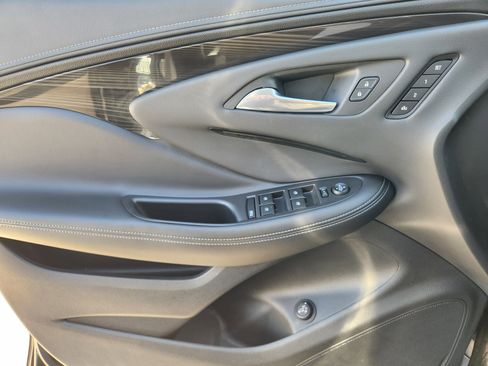 Used 2020 Buick Envision Essence image 24