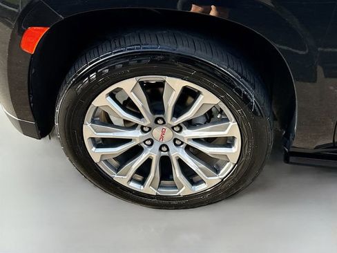 Used 2023 GMC Yukon XL Denali RWD image 31