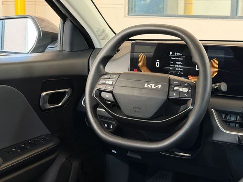 Used 2025 Kia K4 LXS image 30