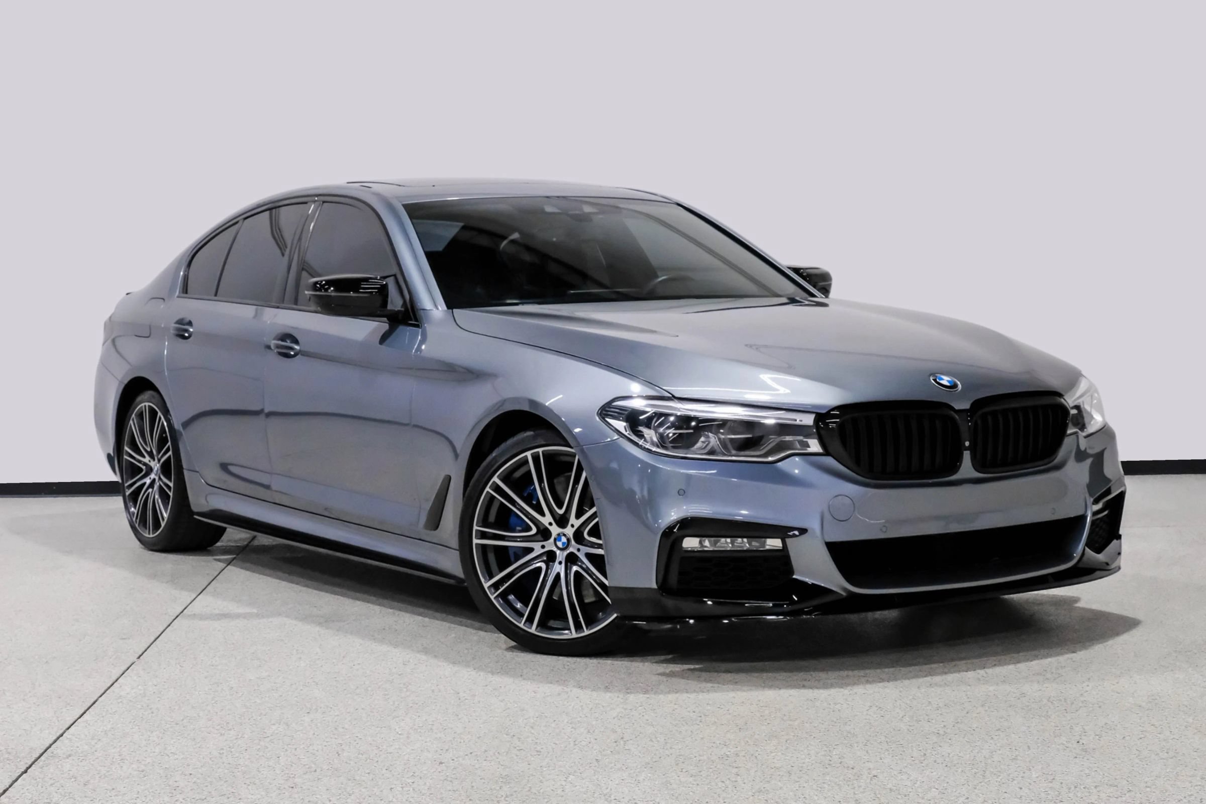 Used 2017 BMW 540i RWD image 4