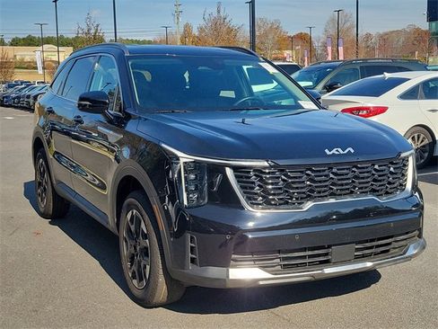 Certified 2025 Kia Sorento S image 3