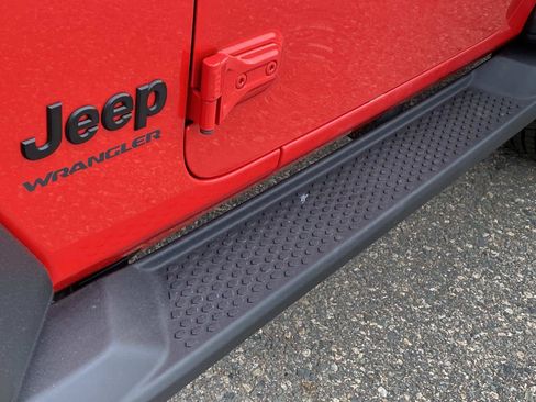 Certified 2022 Jeep Wrangler Sport AWD/4WD image 10