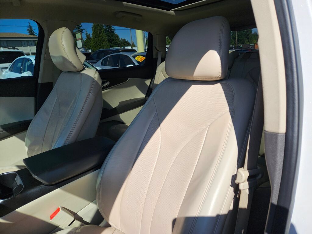 Used 2017 Lincoln MKX Reserve w/ Lincoln MKX Climate Package FWD image 16