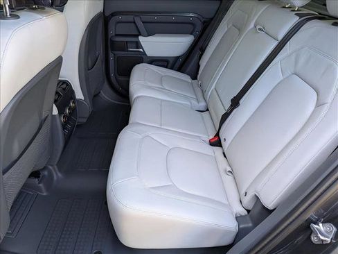 New 2026 Land Rover Defender 110 X-Dynamic SE image 15