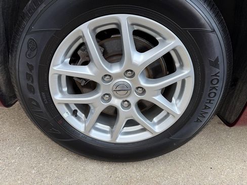 Used 2022 Chrysler Voyager LX FWD image 33
