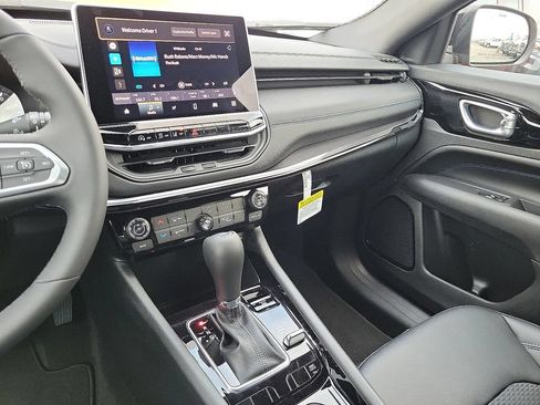 New 2026 Jeep Compass Latitude AWD/4WD image 21