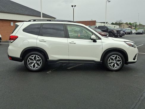 Used 2023 Subaru Forester Premium AWD/4WD image 7