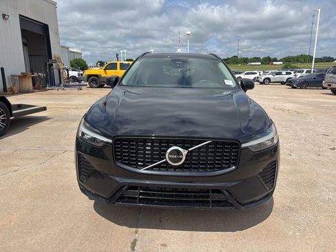Used 2024 Volvo XC60 B5 Core AWD/4WD image 1