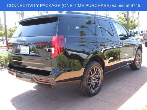 Used 2025 Ford Expedition Platinum w/ Stealth Performance Package AWD/4WD image 4